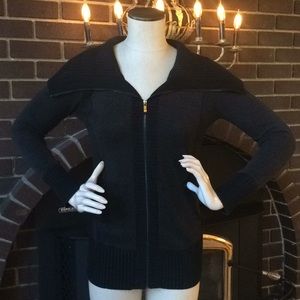 Cache zip front sweater